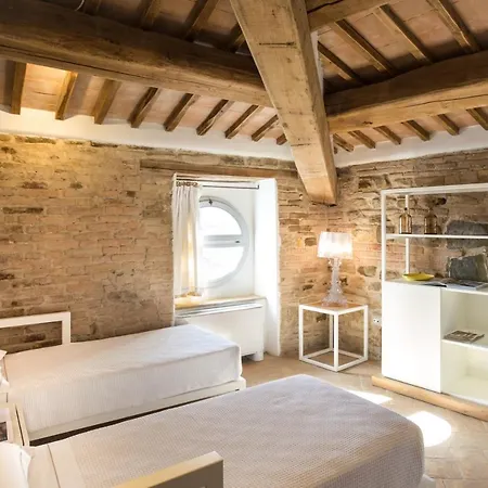 Castello Di Ramazzano - Tenute Aliani Séjour à la ferme Pérouse