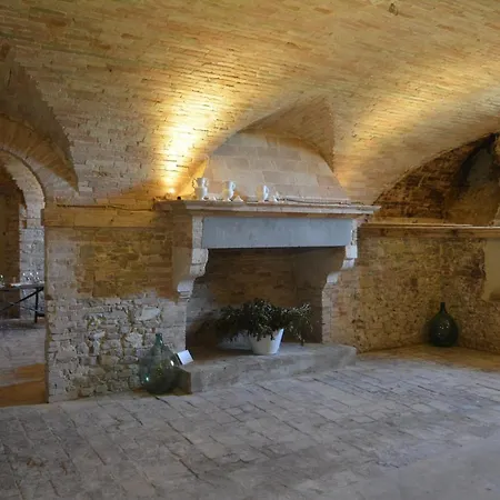 Castello Di Ramazzano - Tenute Aliani Séjour à la ferme *