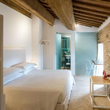 Castello Di Ramazzano - Tenute Aliani Vakantieboerderij *