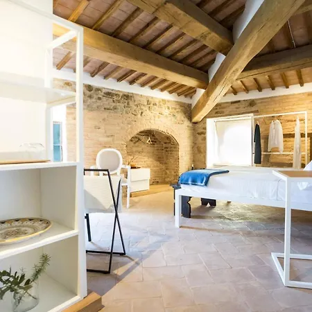 Agroturismo Castello Di Ramazzano - Tenute Aliani