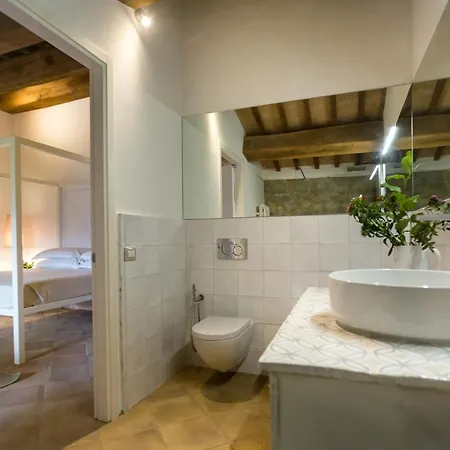 Castello Di Ramazzano - Tenute Aliani Agroturismo