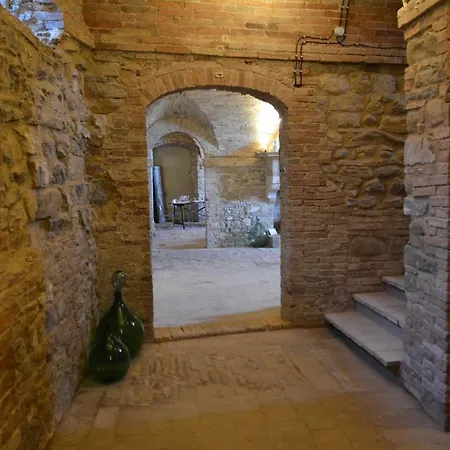 Castello Di Ramazzano - Tenute Aliani Perugia