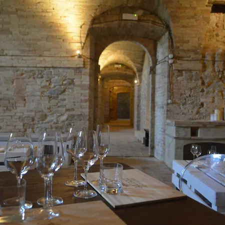 Vakantieboerderij Castello Di Ramazzano - Tenute Aliani *