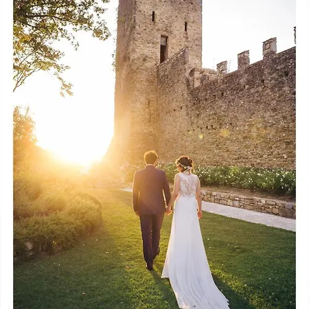 Vakantieboerderij Castello Di Ramazzano - Tenute Aliani