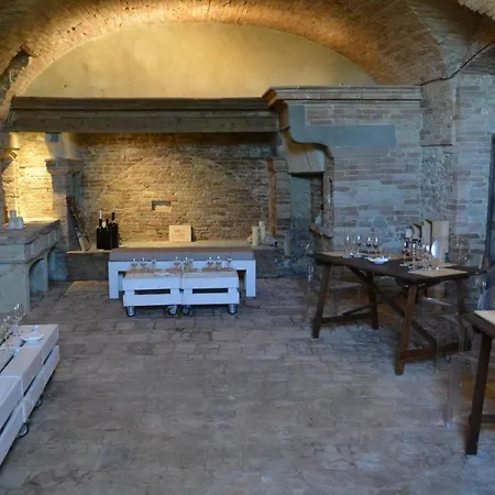 Castello Di Ramazzano - Tenute Aliani 农家乐 *