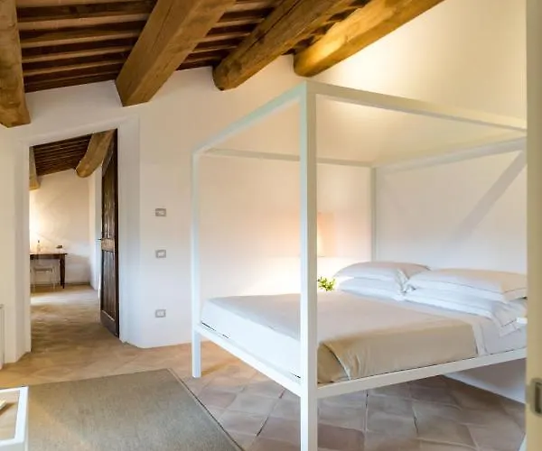 Alloggio per agriturismo Castello Di Ramazzano - Tenute Aliani *