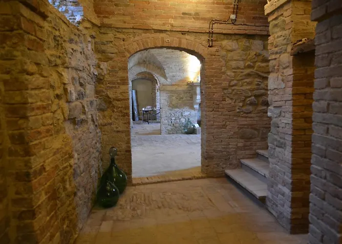 Castello Di Ramazzano - Tenute Aliani Perugia