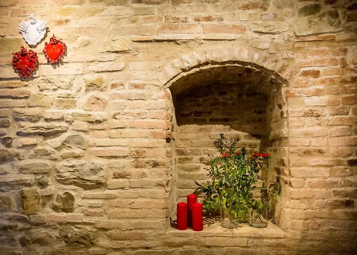 Alloggio per agriturismo Castello Di Ramazzano - Tenute Aliani Perugia